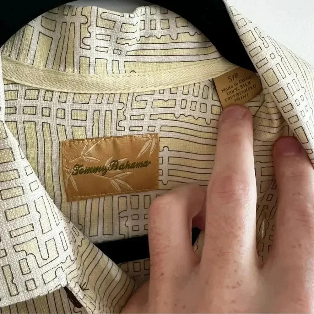 Tommy Bahama Silk Button Up Shirt Size Small - Picture 4 of 5